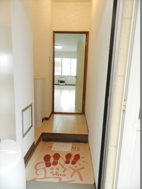 ハイツラポートBのエントランス