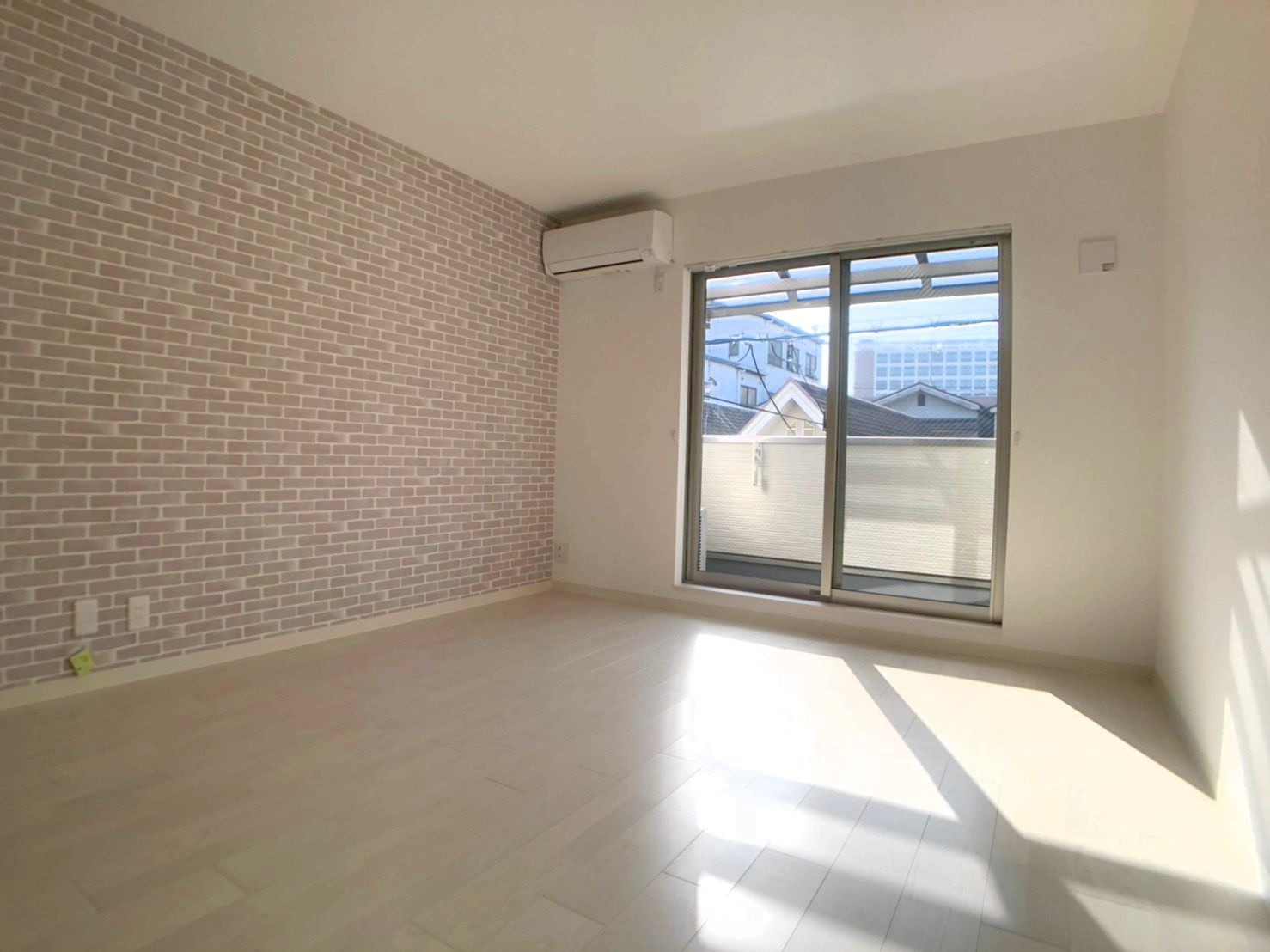 クリエオーレ上小阪の洋室