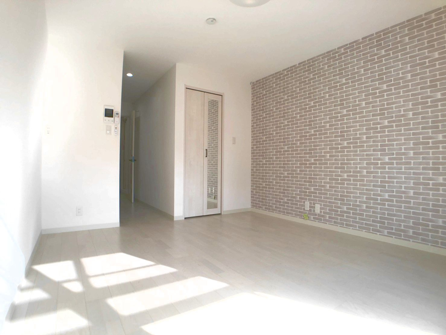 クリエオーレ上小阪の洋室