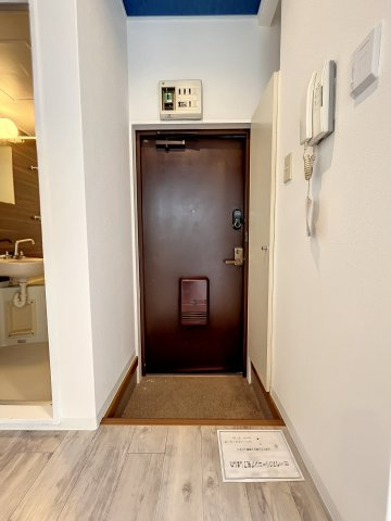 フローリエ細山Ⅱの玄関