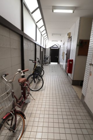 フローリエ細山Ⅱのロビー