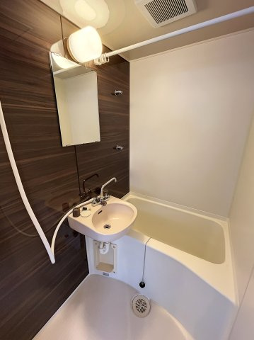 フローリエ細山Ⅱの浴室