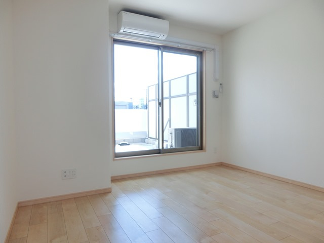 メルベーユ西淀の洋室