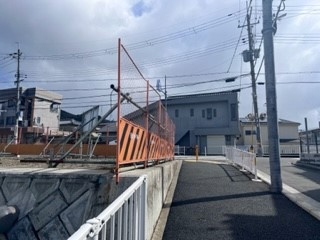 交野市森南一丁目土地の前面道路含む現地写真