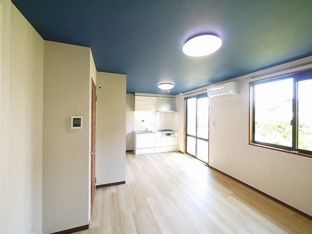 グランシャリオＤの居間・リビング