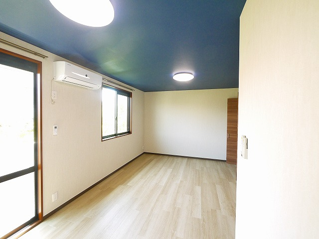 グランシャリオＤの居間・リビング