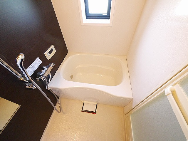 グランシャリオＤの浴室