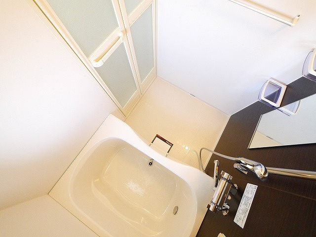 グランシャリオＤの浴室