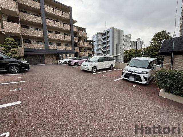 グランビスタ上新田の駐車場