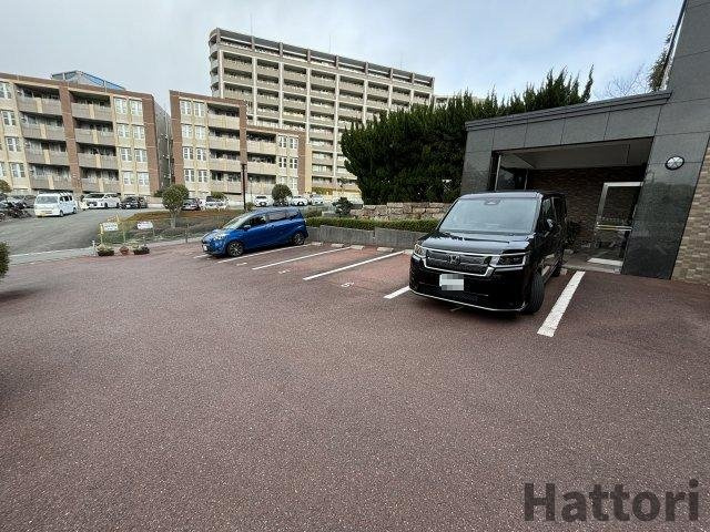 グランビスタ上新田の駐車場