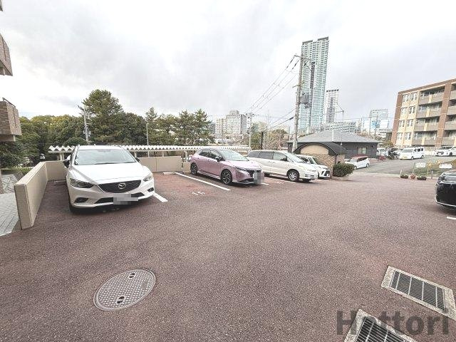 グランビスタ上新田の駐車場