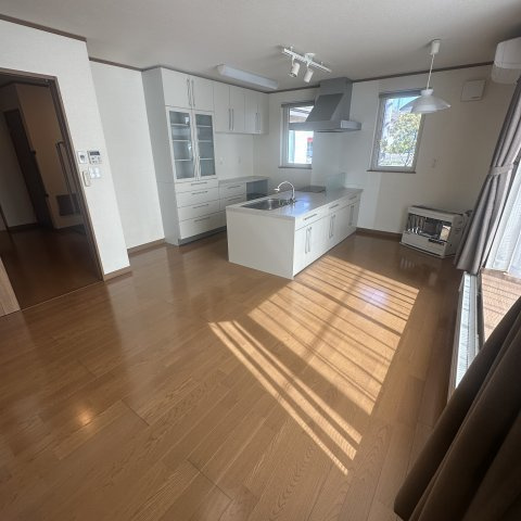 室蘭市輪西町1丁目32-11長屋の居間・リビング