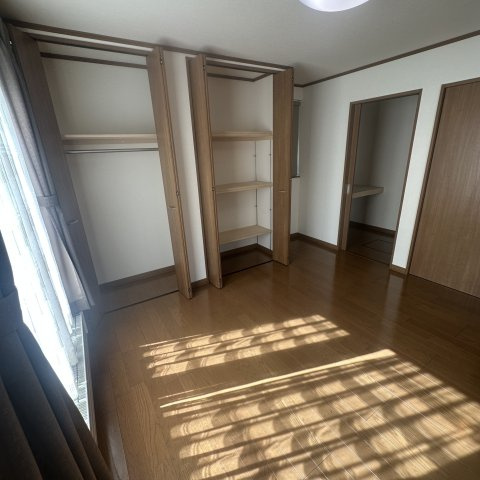 室蘭市輪西町1丁目32-11長屋の洋室