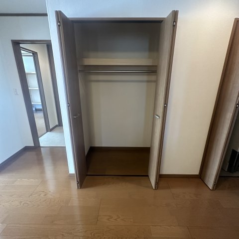 室蘭市輪西町1丁目32-11長屋の収納