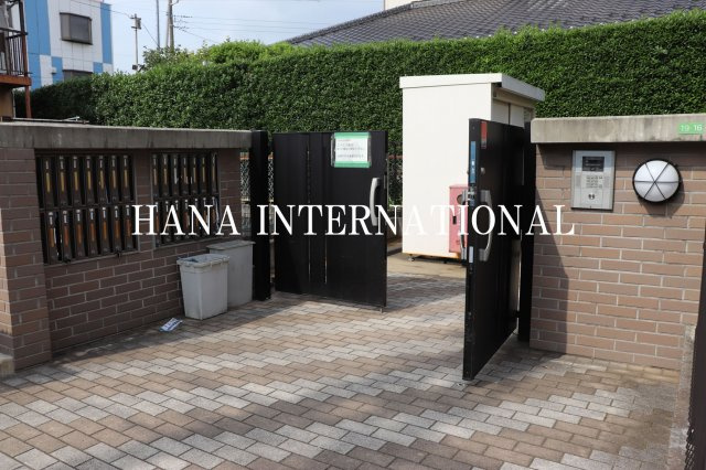 レオパレスカミーリアのエントランス