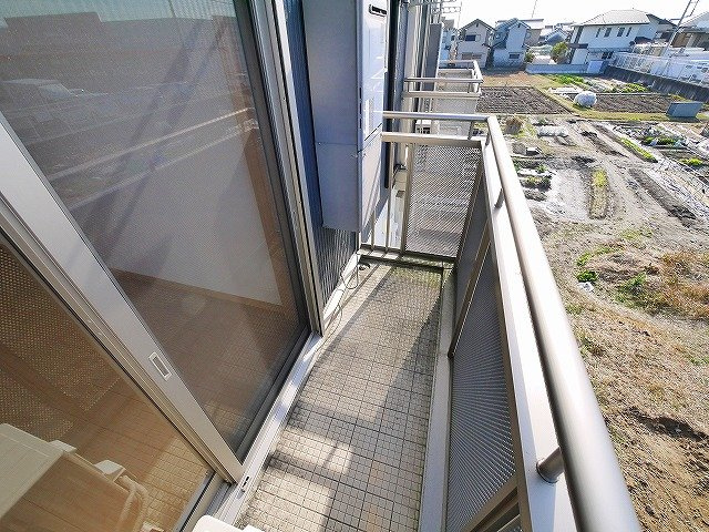 ウィルコート四条のバルコニー|落ち着いた時間を過ごせるバルコニーです