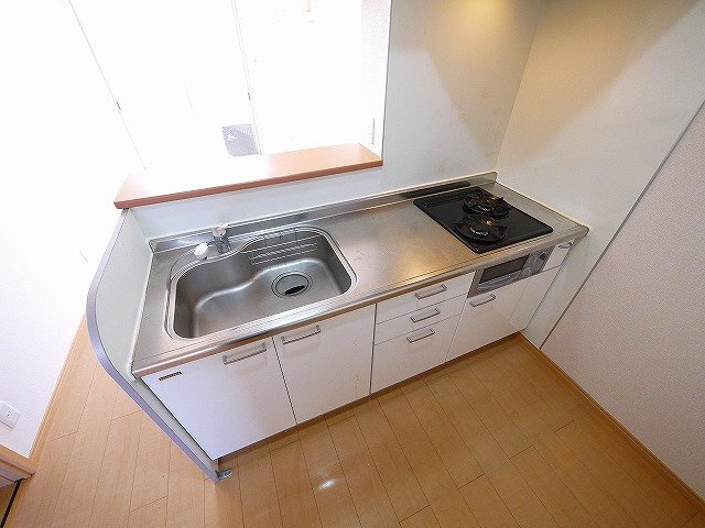 ウィルコート四条のキッチン|コンパクトなキッチンで掃除もラクラク