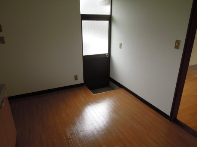 芝吹アパート貸平家の居間・リビング