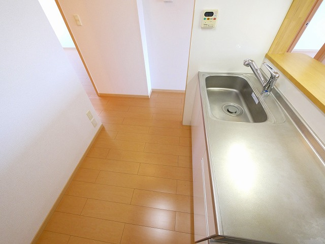 アッド　コンフォート２のキッチン|コンパクトなキッチンで掃除もラクラク