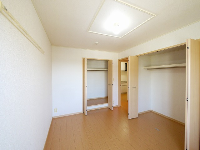 アッド　コンフォート２の寝室|広くて明るい寝室