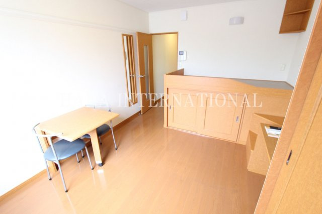 レオパレスエントピアⅡの居間・リビング