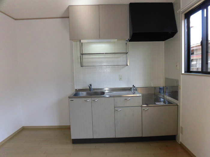 ルミエール A棟のキッチン|Ａ102 キッチン