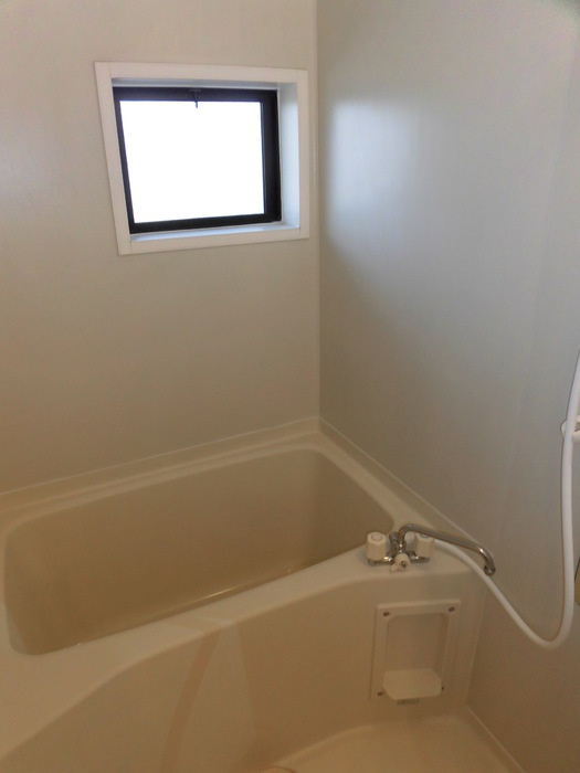 ルミエール A棟の浴室|Ａ102 浴室