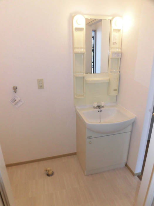 ルミエール A棟の独立洗面台|Ａ102 洗面所・洗濯機置き場