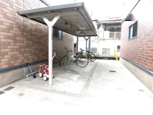 TKIフラット A棟のその他共用部分|駐輪場