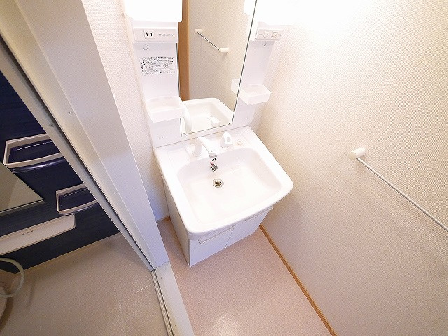 パイン　ヒルの独立洗面台|使いやすい洗面所です