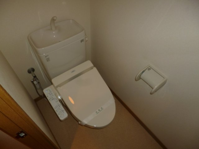 ブリリアント真壁のトイレ|シャワー付きトイレ