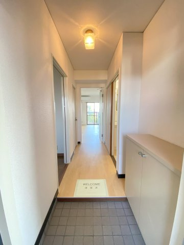 ユートピアタウンⅡの玄関|別部屋同間取の参考写真となります。