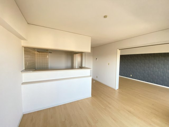 ユートピアタウンⅡの内装|別部屋反転間取りの参考写真となります。