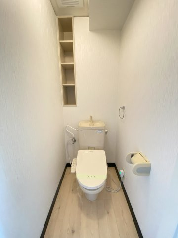 ユートピアタウンⅡのトイレ|別部屋反転間取りの参考写真となります。