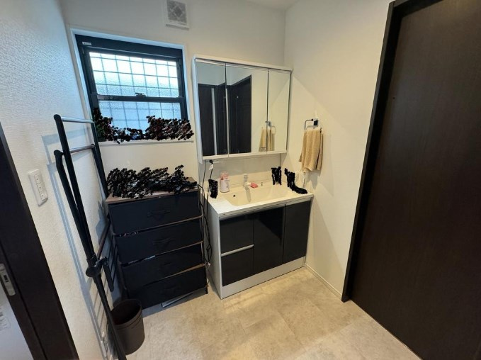 納所町の独立洗面台