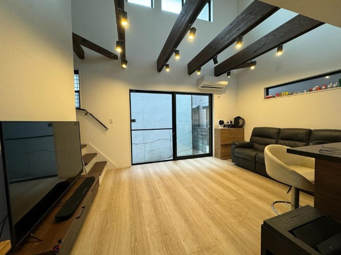 納所町の居間・リビング