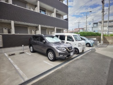 STREAMの駐車場|車をお持ちの方に嬉しい駐車場付きの物件です