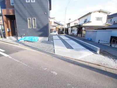 【駐車場】 | ＧＲＡＦＡＲＥ　上浜町　1号棟 | 車での移動に便利です♪
