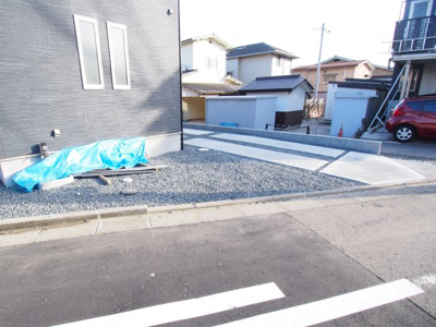 【前面道路含む現地写真】 | ＧＲＡＦＡＲＥ　上浜町　1号棟 | 北西側7m、南側4mの道路に接しています◎