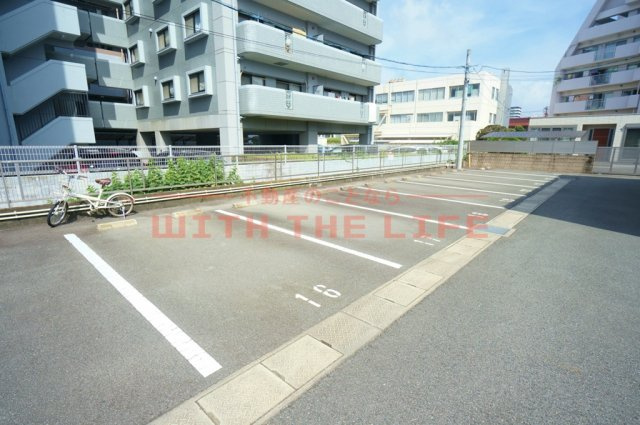 ヘーベルメゾン諏訪野【キャッシュバック対象物件】の駐車場|カースペースがあります
