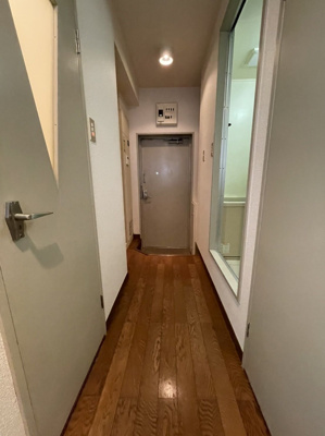 【玄関】 | フォルトゥーナ箱崎宮前 | 別号室の写真になります。現況優先。