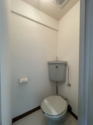 【トイレ】 | フォルトゥーナ箱崎宮前 | 別号室の写真になります。現況優先。