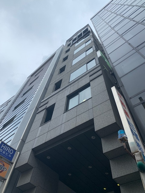 四谷三信ビルの外観
