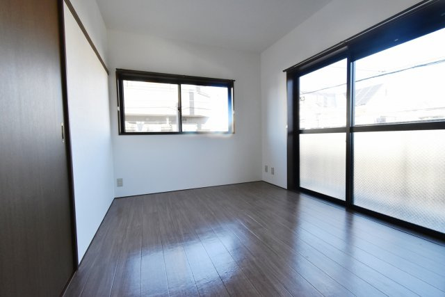 西宮市甲子園一番町の賃貸マンションの洋室