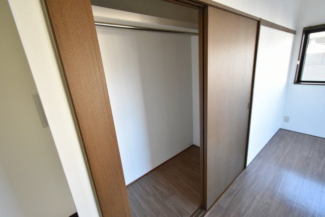 西宮市甲子園一番町の賃貸マンションの収納