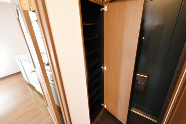 西宮市甲子園一番町の賃貸マンションの玄関