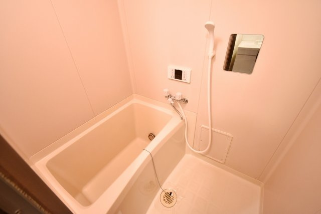 西宮市甲子園一番町の賃貸マンションの浴室