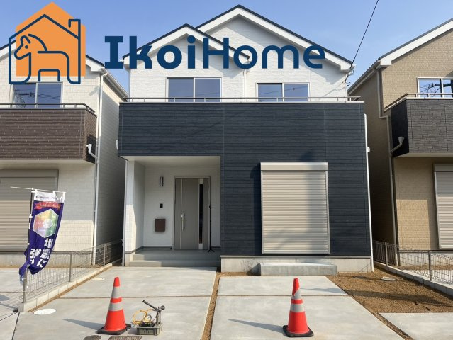 明石市大久保町大窪　新築戸建　2号棟の外観|お車を3台駐車できます。バルコニーが非常に広いです。通学も4～5分程度でお子様も安心です。