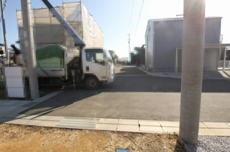 大そね甲　H号地　建築条件なし　売土地（全16区画）の前面道路含む現地写真