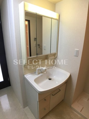 【独立洗面台】 | ハートヒルズ舳越 | 独立洗面台あり、毎朝おしゃれに忙しい女性の方におすすめです
同型タイプ